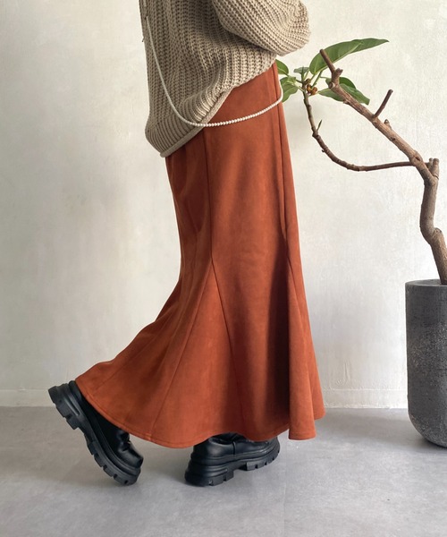 CPCM（シーピーシーエム）の「フェイクスエードマーメイドハギスカート（スカート・レディース・ブラック/オレンジ/グリーン/アイボリー・FREE）」の5枚目の写真