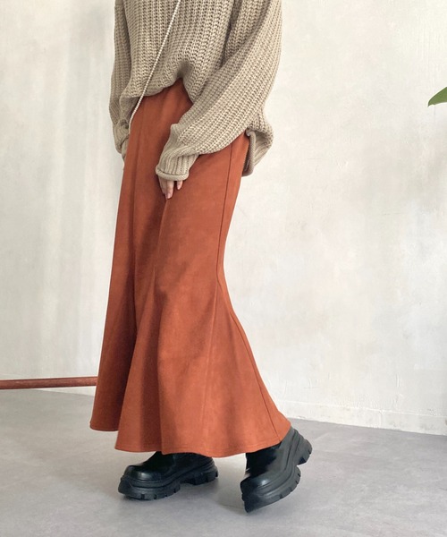 CPCM（シーピーシーエム）の「フェイクスエードマーメイドハギスカート（スカート・レディース・ブラック/オレンジ/グリーン/アイボリー・FREE）」の7枚目の写真