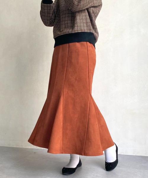 CPCM（シーピーシーエム）の「フェイクスエードマーメイドハギスカート（スカート・レディース・ブラック/オレンジ/グリーン/アイボリー・FREE）」の14枚目の写真