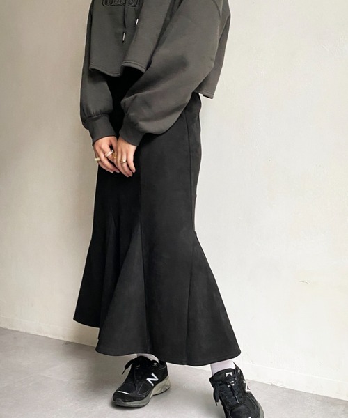 CPCM（シーピーシーエム）の「フェイクスエードマーメイドハギスカート（スカート・レディース・ブラック/オレンジ/グリーン/アイボリー・FREE）」の20枚目の写真