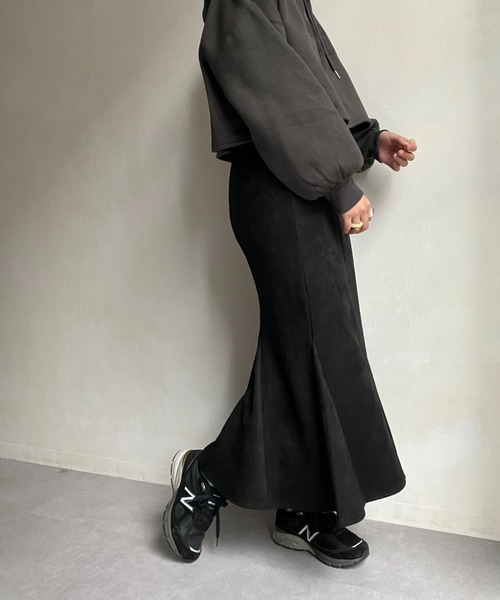 CPCM（シーピーシーエム）の「フェイクスエードマーメイドハギスカート（スカート・レディース・ブラック/オレンジ/グリーン/アイボリー・FREE）」の22枚目の写真