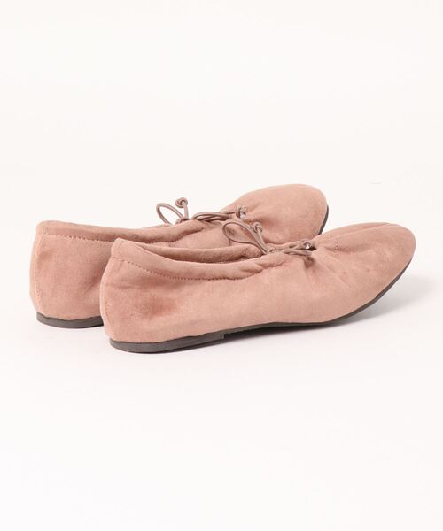 ehka sopo(エヘカソポ)の「エコスエードシャーリングバレエシューズ(バレエシューズ・レディース・オフホワイト/ピンク/モカ・MEDIUM/LARGE)」の5枚目の写真