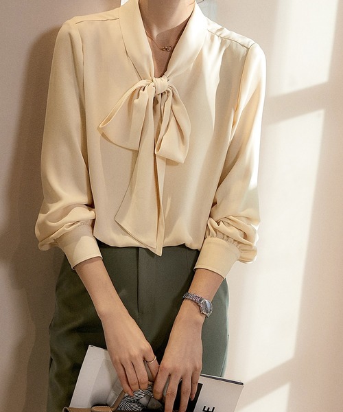 DAY CLOSET(デイ クローゼット)の「【ドラマ衣装提供】レディース アシメヘムボウタイブラウス(シャツ/ブラウス・レディース・ブラック/パープル/ホワイト/ミント/ベージュ・ONE SIZE)」の19枚目の写真