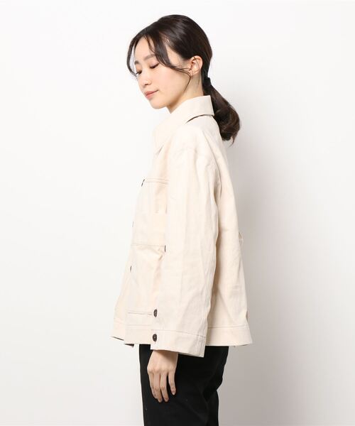 A de a.v.v(アードアー・ヴェ・ヴェ)の「デニムライクカラー袖&後ろ開きジャケット(デニムジャケット・レディース・グリーン/アイボリー/ピンク・36/38)」の5枚目の写真