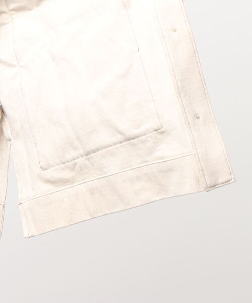 A de a.v.v(アードアー・ヴェ・ヴェ)の「デニムライクカラー袖&後ろ開きジャケット(デニムジャケット・レディース・グリーン/アイボリー/ピンク・36/38)」の4枚目の写真