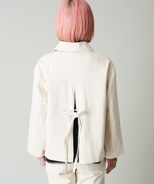 A de a.v.v(アードアー・ヴェ・ヴェ)の「デニムライクカラー袖&後ろ開きジャケット(デニムジャケット・レディース・グリーン/アイボリー/ピンク・36/38)」の17枚目の写真