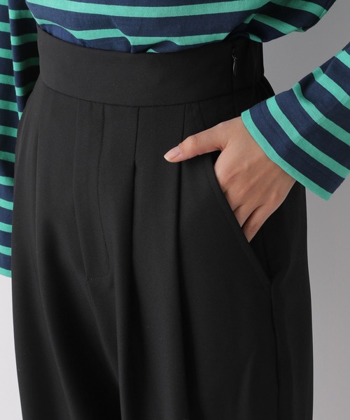 LEPSIM（レプシィム）の「ハイウエストタックデザインパンツ　256077（スラックス・レディース・ブラック/イエロー・MEDIUM/LARGE）」の9枚目の写真