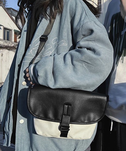 STYLEBLOCK（スタイルブロック）の「ユニセックスデザインメッセンジャーバッグ（ショルダーバッグ・レディース・ブラック/カーキ/ホワイト・FREE）」の2枚目の写真