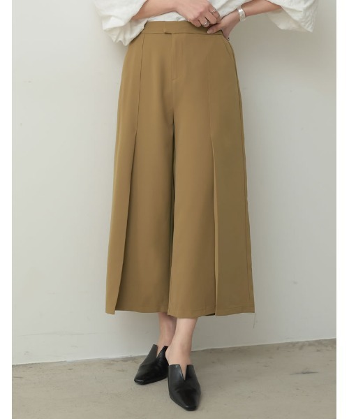 Re:EDIT(リエディ)の「とろみクロスセンタータックミモレパンツ(その他パンツ・レディース・グレイッシュベージュ/キャメル/ブラック・LARGE/SHORT/MEDIUM)」の1枚目の写真