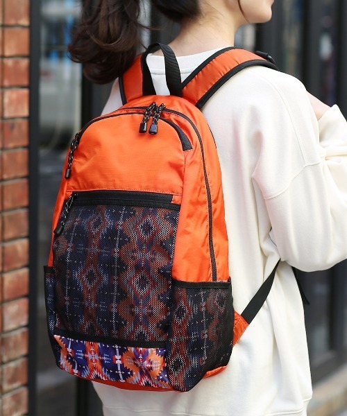 チチカカ(チチカカ)の「7ポケットキカリュック(バックパック/リュック・レディース・ブラック/ベージュ/オレンジ・FREE)」の3枚目の写真