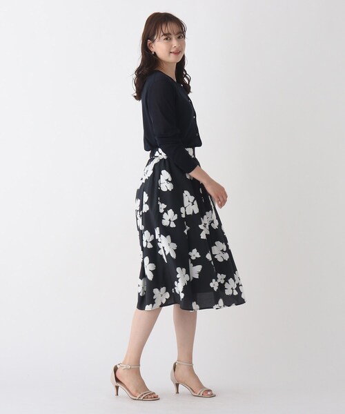 index(インデックス)の「◆コットンアセテート丸首多ボタンカーディガン【WEB限定アイテム】(カーディガン/ボレロ・レディース・ライトグレー/ブラック/パープル/ネイビー/グリーン/ホワイト系・40/38/42/36)」の15枚目の写真