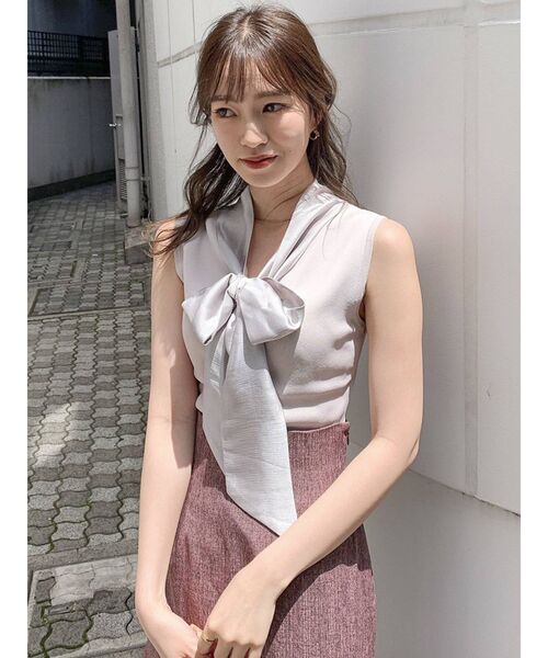 dazzlin(ダズリン)の「ボウタイノースリニットトップス(ニット/セーター・レディース・ブラック/パープル/グレー/モカ・FREE)」の6枚目の写真