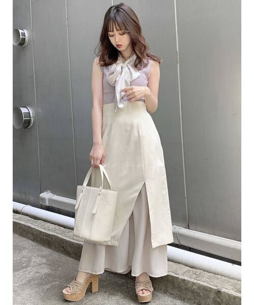 dazzlin(ダズリン)の「ボウタイノースリニットトップス(ニット/セーター・レディース・ブラック/パープル/グレー/モカ・FREE)」の14枚目の写真