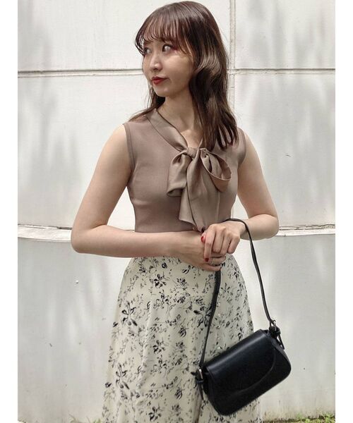 dazzlin(ダズリン)の「ボウタイノースリニットトップス(ニット/セーター・レディース・ブラック/パープル/グレー/モカ・FREE)」の22枚目の写真