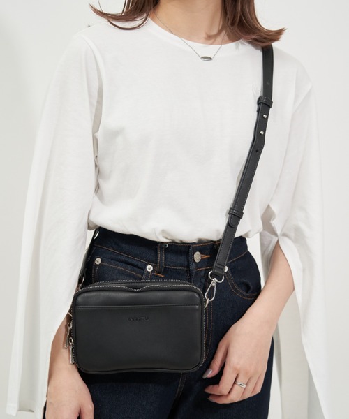 【極美品✨ショルダーウォレット】ファミリア　メッセンジャー　フラップ　キャンバス ウォレットショルダー | ファミリア公式サイト