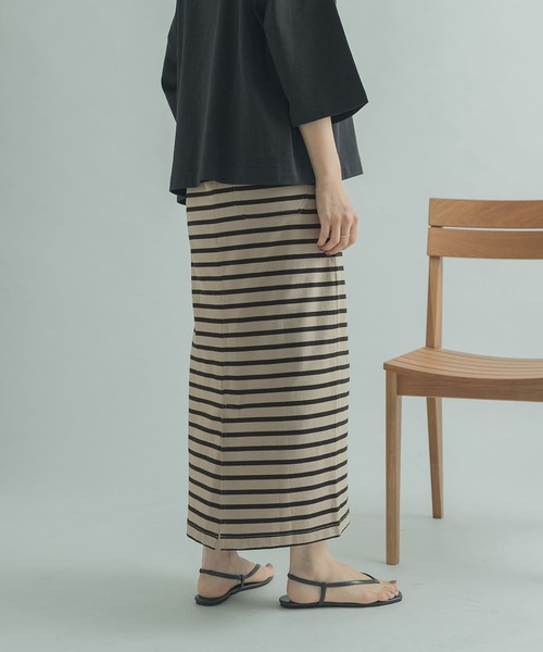 FORK&SPOON(フォークアンドスプーン)の「FORK&SPOON カットソーボーダースカート(スカート・レディース・ブラック系その他/ホワイト系その他・1/2)」の2枚目の写真