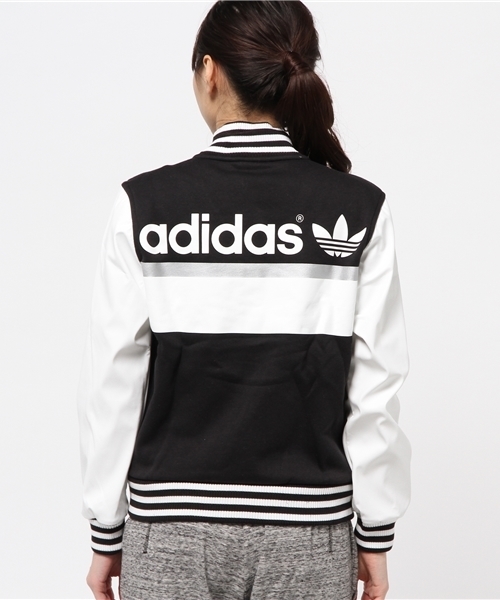 adidas（アディダス）の「ウィメンズ アディダス スタジャン adidas