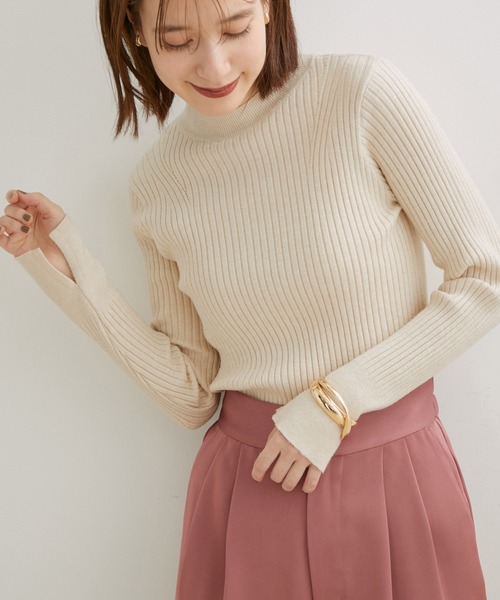 VIS(ビス)の「【吸湿発熱・エコベロ】リブ切替ハイネックニットプルオーバー【sustainable】(ニット/セーター・レディース・ブラック/オレンジ/ピンク/キナリ/ダークグリーン/グレー/イエロー系その他・FREE)」の2枚目の写真