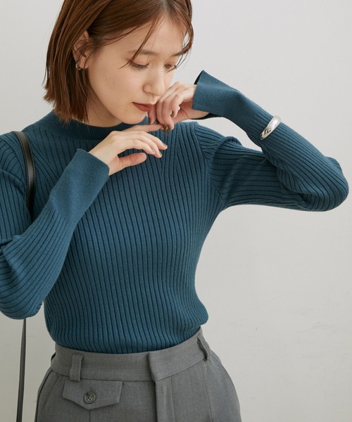 VIS(ビス)の「【吸湿発熱・エコベロ】リブ切替ハイネックニットプルオーバー【sustainable】(ニット/セーター・レディース・ブラック/オレンジ/ピンク/キナリ/ダークグリーン/グレー/イエロー系その他・FREE)」の5枚目の写真