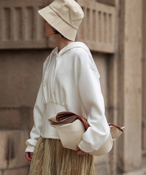 SAISON DE PAPILLON（セゾンドパピヨン）の「ハイウエスト切り替えガーリーポンチパーカー（パーカー・レディース・グレー/ブラック/ホワイト/ベージュ・M/L）」の5枚目の写真