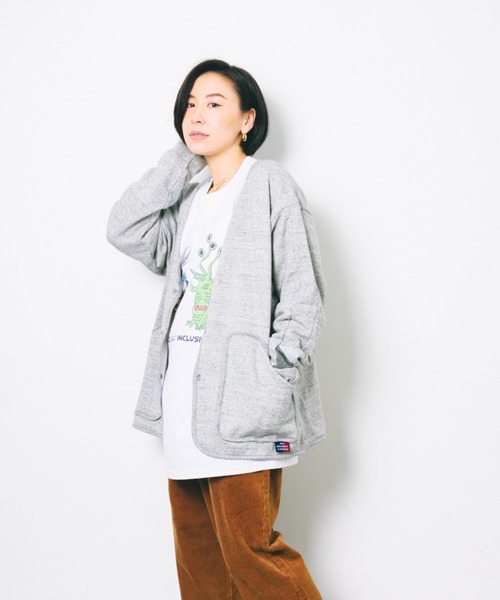 AlexanderLeeChang(アレキサンダーリーチャン)の「AlexanderLeeChang/アレキサンダーリーチャン BLC SWET SANKAKU CARDIGAN(カーディガン/ボレロ・メンズ・マスタード/ブラック/グレー・X-LARGE/MEDIUM/LARGE)」の2枚目の写真