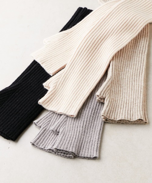 Chico（チコ）の「リブアームウォーマー（アームカバー・レディース・グレー/ブラック/アイボリー/ベージュ/ピンク・FREE）」の22枚目の写真