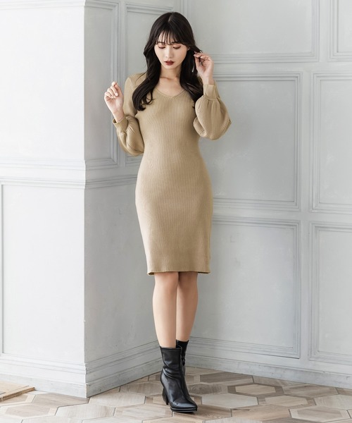 Julia Boutique(ジュリアブティック)の「ミディアム丈・バルーンスリーブタイトニットワンピース/22547(ワンピース・レディース・ブラック/ベージュ/オフホワイト/ピンク/モカ/ピンク系・MEDIUM)」の5枚目の写真