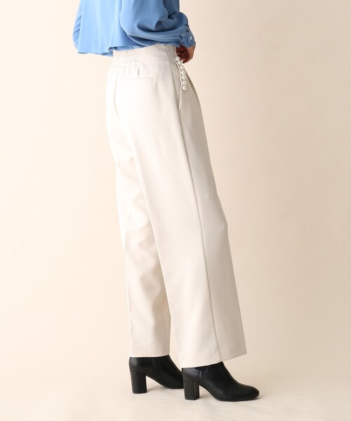 OPAQUE.CLIP（オペークドットクリップ）の「◆フェイクパール釦ストレートパンツ（その他パンツ・レディース・ブラック/オフホワイト/ブルー・38/36）」の19枚目の写真