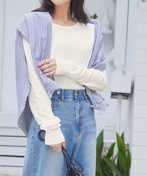 CHAN ME(チャンミ)の「カシミヤタッチクルーネックニット(ニット/セーター・レディース・ベージュ/チャコール/コーラル/レッド/アイボリー/ブラック/ブルー/ホワイト×ブラック/オレンジ/グレー/グリーン/ホワイト系その他/ホワイト/ラベンダー・X-LARGE/MEDIUM/LARGE)」の2枚目の写真