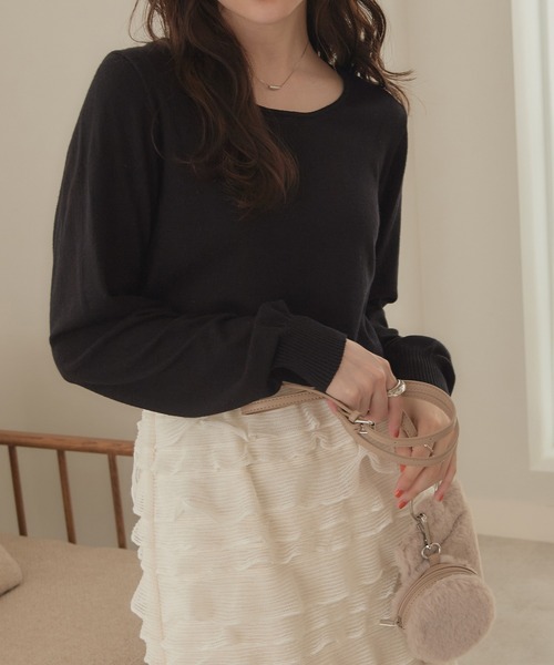CHAN ME(チャンミ)の「カシミヤタッチクルーネックニット(ニット/セーター・レディース・ベージュ/チャコール/コーラル/レッド/アイボリー/ブラック/ブルー/ホワイト×ブラック/オレンジ/グレー/グリーン/ホワイト系その他/ホワイト/ラベンダー・X-LARGE/MEDIUM/LARGE)」の6枚目の写真