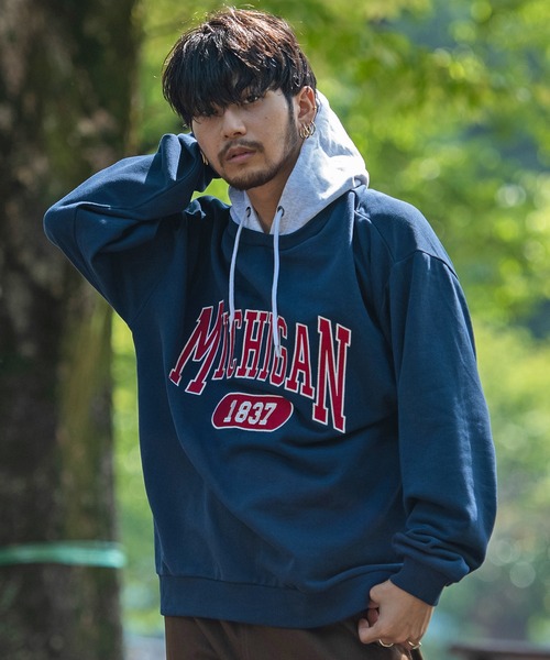 SILVER BULLET(シルバーバレット)の「『SILVER BULLET SELECT AP/シルバーバレットセレクト』裏毛フェイクフードカレッジプルオーバー(Tシャツ/カットソー・メンズ・アッシュグレー/ネイビー/ゴールド/グリーン・L/M)」の4枚目の写真