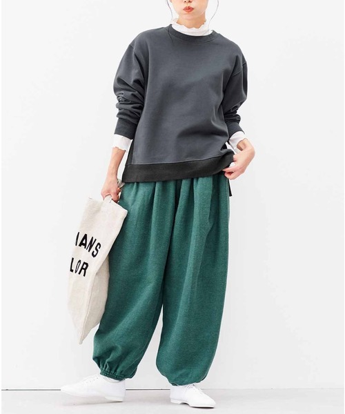 Live in comfort（リブインコンフォート）の「リブ　イン　コンフォート　華やぎも目隠しも同時にかなえる！　やわらかチュール遣いのインナートップス（Tシャツ/カットソー・レディース・オフホワイト/ブラック/ライトグレー・LARGE/X-LARGE/MEDIUM/XX-LARGE/XXX-LARGE/SMALL）」の4枚目の写真