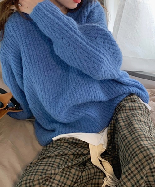 ざっくり編みボリュームカラーニット