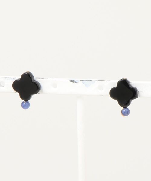 CERCA(チェルカ)の「September/クローバーオニキス+ソーダライトpierce(ピアス(両耳用)・レディース・ブルー/ブラック・FREE)」の2枚目の写真