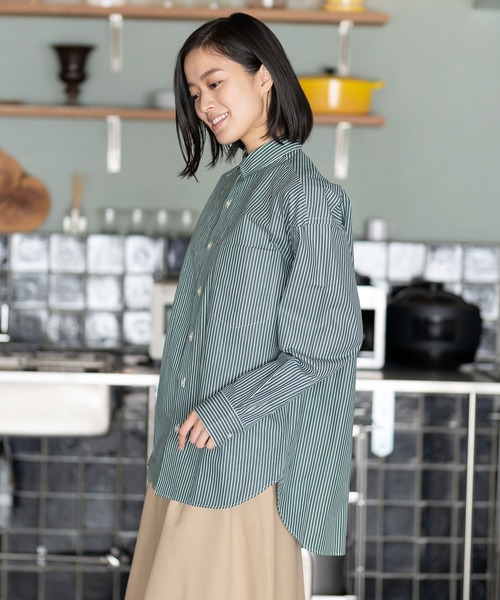 BRICK & SONS（ブリックアンドサンズ）の「リラックスバックプリーツシャツ＜グリーンストライプ＞（シャツ/ブラウス・メンズ・グリーン・XS/S/M/L/LL）」の6枚目の写真