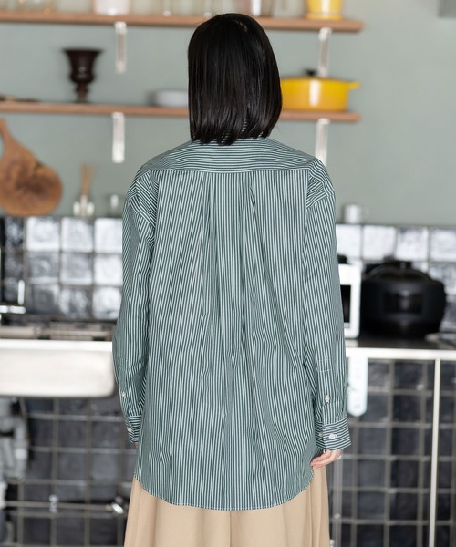 BRICK & SONS（ブリックアンドサンズ）の「リラックスバックプリーツシャツ＜グリーンストライプ＞（シャツ/ブラウス・メンズ・グリーン・XS/S/M/L/LL）」の7枚目の写真