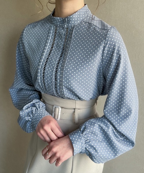 ドットスタンドカラーピンタックブラウス