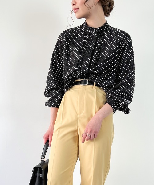 ドットスタンドカラーピンタックブラウス