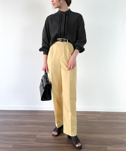 ドットスタンドカラーピンタックブラウス