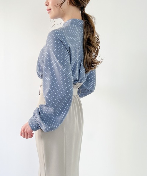 ドットスタンドカラーピンタックブラウス