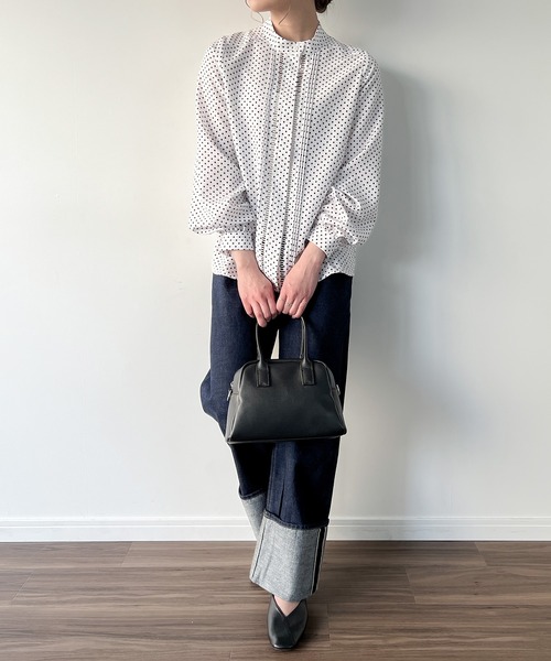 ドットスタンドカラーピンタックブラウス