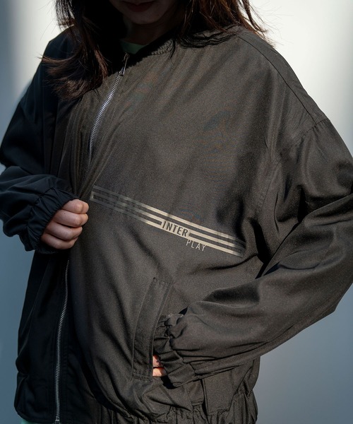 INTERPLAY（インタープレイ）の「【INTERPLAY x Toru Kajioka】「Fantastic Flower」 ライト ジャケット（MA-1・レディース・ブラウン/ブラック・FREE）」の14枚目の写真