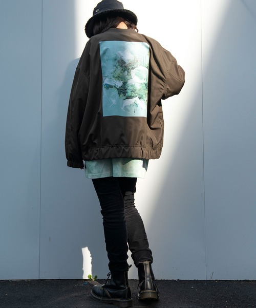 INTERPLAY（インタープレイ）の「【INTERPLAY x Toru Kajioka】「Fantastic Flower」 ライト ジャケット（MA-1・レディース・ブラウン/ブラック・FREE）」の20枚目の写真