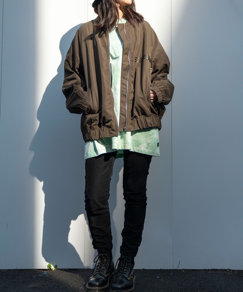 INTERPLAY（インタープレイ）の「【INTERPLAY x Toru Kajioka】「Fantastic Flower」 ライト ジャケット（MA-1・レディース・ブラウン/ブラック・FREE）」の21枚目の写真