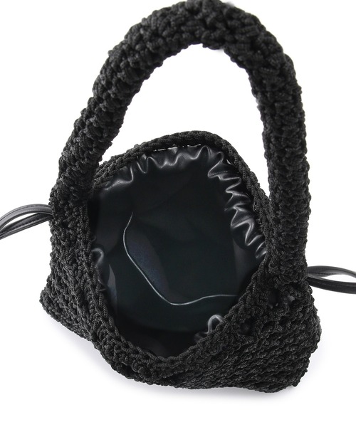 ADAM ET ROPE'（アダムエロペ）の「【2WAY】マクラメ巾着バッグ（ハンドバッグ・レディース・ブラック/シルバー・FREE）」の4枚目の写真