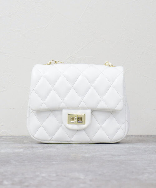 fredy emue（フレディエミュ）の「キルティングボックスチェーンバッグ（ショルダーバッグ・レディース・オフホワイト/ブラック・FREE）」の12枚目の写真