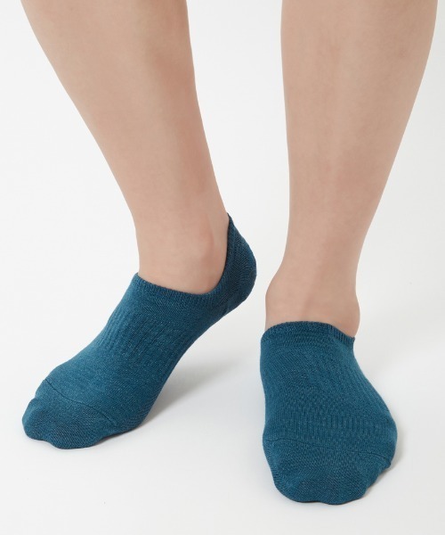 GUNZE（グンゼ）の「WASHIITO/和紙糸 ソックス フットカバー カジュアル（ソックス/靴下・メンズ・オフホワイト/グレー/ダークオリーブ/ダークブルー・25-27CM）」の4枚目の写真