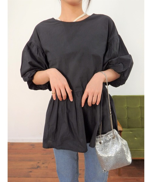 EASEBLUE(イーズブルー)の「袖ボリュームチュニック(シャツ/ブラウス・レディース・ブラック/ブルー/オフホワイト・FREE)」の3枚目の写真