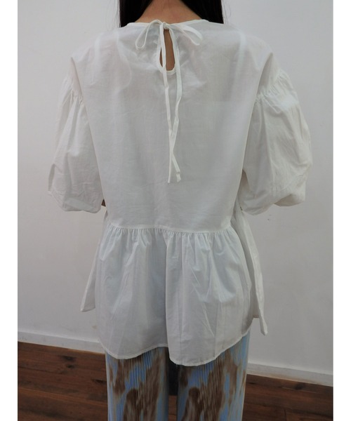 EASEBLUE(イーズブルー)の「袖ボリュームチュニック(シャツ/ブラウス・レディース・ブラック/ブルー/オフホワイト・FREE)」の9枚目の写真