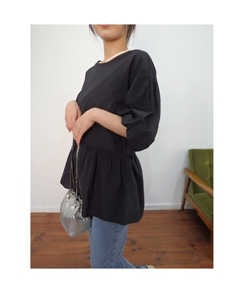 EASEBLUE(イーズブルー)の「袖ボリュームチュニック(シャツ/ブラウス・レディース・ブラック/ブルー/オフホワイト・FREE)」の17枚目の写真